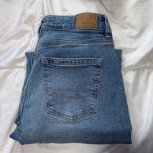 American Eagle Outfitters Mom Jean